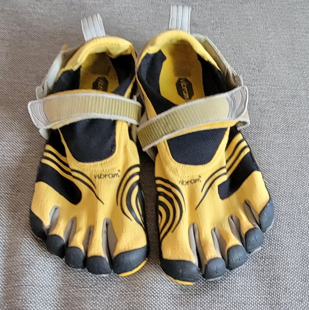 Vibram fivefinger Komodo sports shoes size 10.5